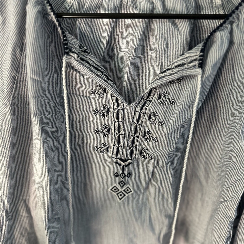 Abercrombie & Fitch Blue and White Embroidered Blouse - Picture 4 of 5
